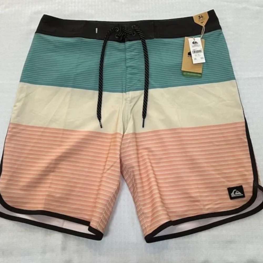 Quiksilver board shorts - Picture 4 of 6
